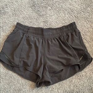 Lululemon 2.5 hotty hot shorts